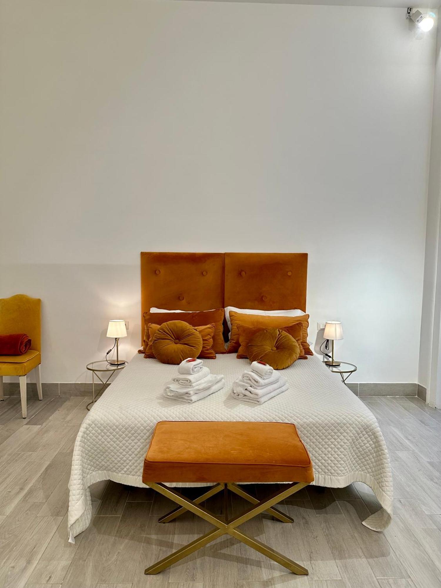 Maison M Napoli Boutique Rooms Ngoại thất bức ảnh